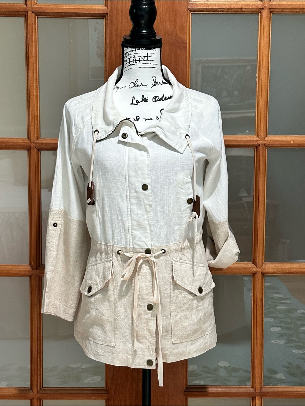 Blu Pepper Women's Two-Tone Linen Utility Jacket in Cream and White (Sz  S)